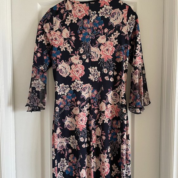 Dress - Picture 3 of 5